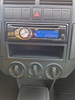 Predám Volkswagen Polo Cross 1.6 benzín 77 KW r.v.2009 - 14