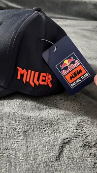 Predám F1 a MotoGP merch/ dres a šiltovky čiapky - 14