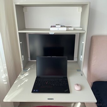 Drevený sklápací stolík na homeoffice alebo šijací stroj - 14