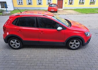 Volkswagen Polo 1,6 TDI CROSS ,,REZERVOVÁNO" nafta manuál - 14