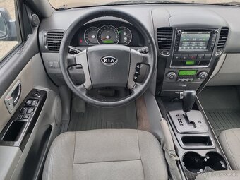 KIA SORENTO 2,5CRDi 4x4 - 14