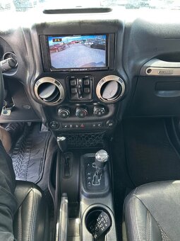 Jeep Wrangler Unlimited 75 Years Edition a/T - 14