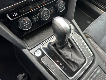 Volkswagen Passat Variant 2.0 TDI Executive DSG - 14