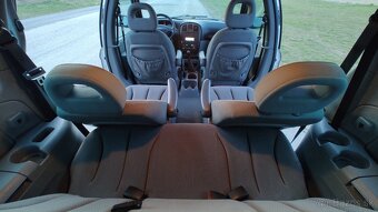 Chrysler Voyager 2.4i + LPG, manuál, r.v. 2006 - 14