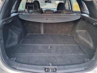 HYUNDAI i30 combi, 1,6 CRDi, 81 kW, r. 2014 - 14