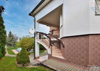 Rodinný dom 5 -izbový  , 330m2 pre náročného klienta na poze - 14