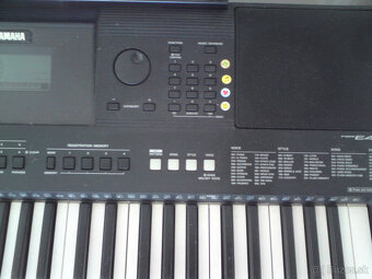 Klavír Yamaha E 453 - 14