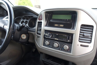 Mitsubishi Pajero 3.2 DI-D GLX 4WD, M5, 118kW, 3d. - 14