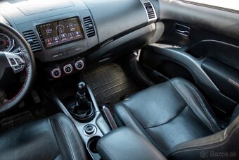 Mitsubishi Outlander - 14