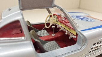 1:18 MERCEDES-BENZ 300SL No. 452 - 14