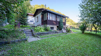 2 pozemky pri lese a krásnym výhľadom v lukratívnej časti Br - 14