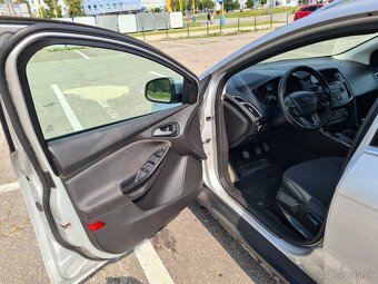 Predám Ford Focus Combi 1.5 TDCi 88Kw 120k M6 r.v. 1/2016 vo - 14
