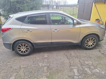 Hyundai ix35 2.0 CRDi 16V 4x4 AUTOMAT 2 majiteľ - 14