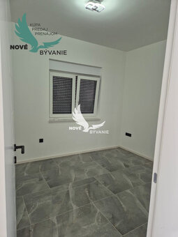 Novostavba domu s bazénom a výhľadom na more v Chorvátsku - 14