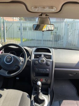 Renault Megane 2.0 dci 110 kw - 14