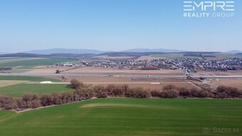 Na predaj slnečný stavebný pozemok s možnosťou výstavby - Hr - 14