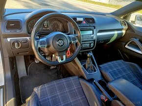 Predám VW Scirocco 2011 , 150tis. Km - 14