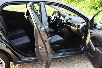Mazda dvojka 1.3 16v benzin, velmi pekna - 14