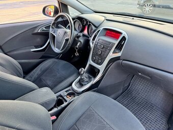 Opel Astra Sports Tourer - 14