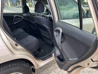 Toyota RAV4 2.0i 112kw 4x4 1. maj. koup. ČR TZ - 14