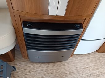 Hobby 610 UL Premium obytný přívěs 2016 Markýza,solar - 14