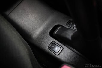 Suzuki Swift 1.3 benzin / TOP VÝBAVA / - 14