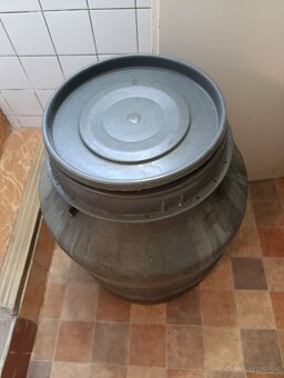 Demižóny a nádoba na hrozno - 14