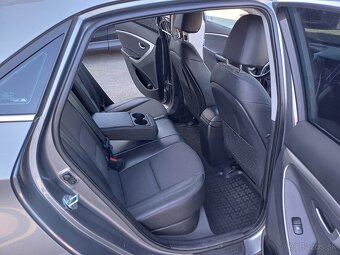 Hyundai i30 1.6 CRDI/94 KW STYLE MT6 + ZIMNE PNEU - 14