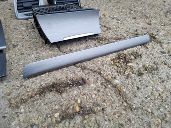 PREDAM DIELY INTERIERU VW GOLF 7 - 14