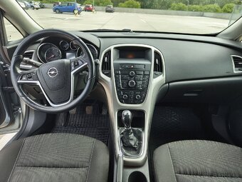 Opel Astra 2012 roku - 14
