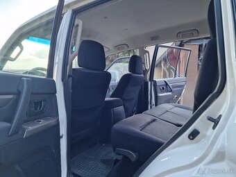 Mitsubishi Pajero 3.2D-ID LWB 4x4 190k A/T 7-Miest. (diesel) - 14