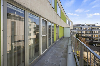 Priestranný mezonet v tichej lokalite s krbom - 14