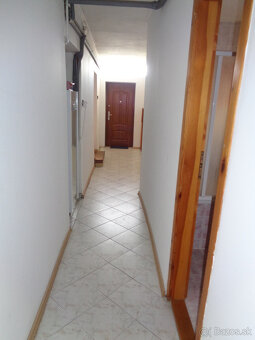 Predaj Kežmarok -Ľubica 2 generačný RD ,340 m 2 ,2 garáže ,p - 14