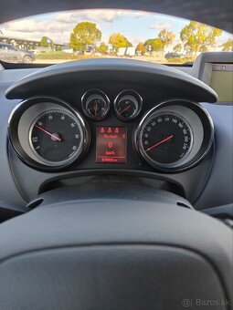 Opel Meriva B Innovation 1.3CDTI - 14