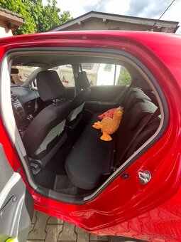 Toyota Yaris 1,0 benzín - 14