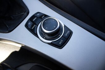 BMW 320xd e90 xdrive - 14