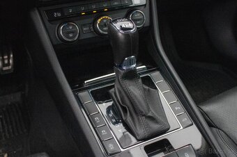 ŠKODA SUPERB Combi 2.0 TDI 190k 4x4 DSG 2016 - 14