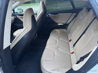 Tesla Model S P85 - Nabíjení ZDARMA - 14