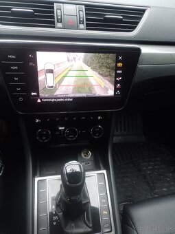 Predám Škoda Superb 3 combi obsah 1,6desel ročník 2020 DSG - 14