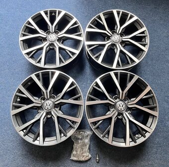 5x112 R17 VW Tiguan / Tulsa - originál Alu + šrouby - 14