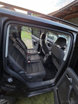 Volkswagen Touran - 14