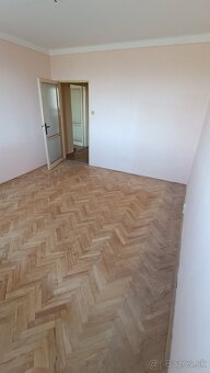Predám 4 -izbový byt,  Levice - 14