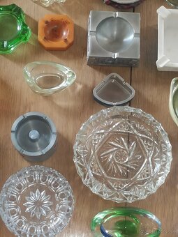 Kolekcia starých popolníkov - 14