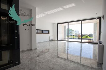 Luxusná novostavba vila s bazénom a výťahom len 100m od mora - 14