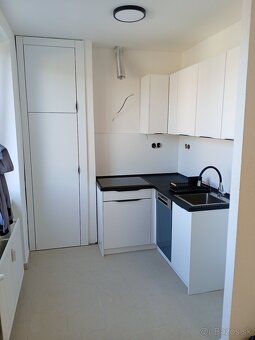 Vstavané skrine na mieru, kuchyňa na mieru, nábytok - 14