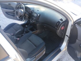 Hyundai i30 1.6i CVVT Style - 14