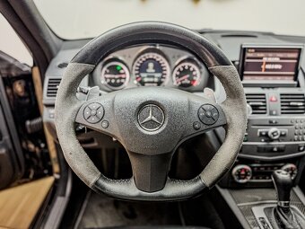 Mercedes-Benz C trieda Kombi 63 AMG Performance - 14