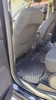 FORD S-MAX 2.0 TDCi 103 kW - Spoľahlivé rodinné auto - 14