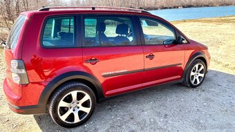 Volkswagen Touran Cross 2.0TDI - 14