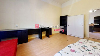 Ponúkame Vám na predaj dva domy na jednom dvore, centrum Lev - 14